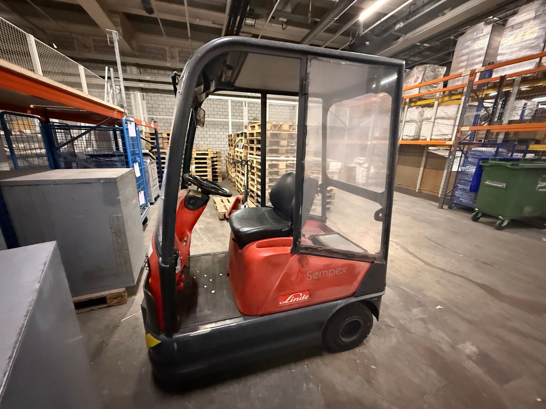 Linde Carrelli elevatori e a forche: Linde P60 Schlepper mit Kabine – Usato da Basel venduto da cfr_2drj 2