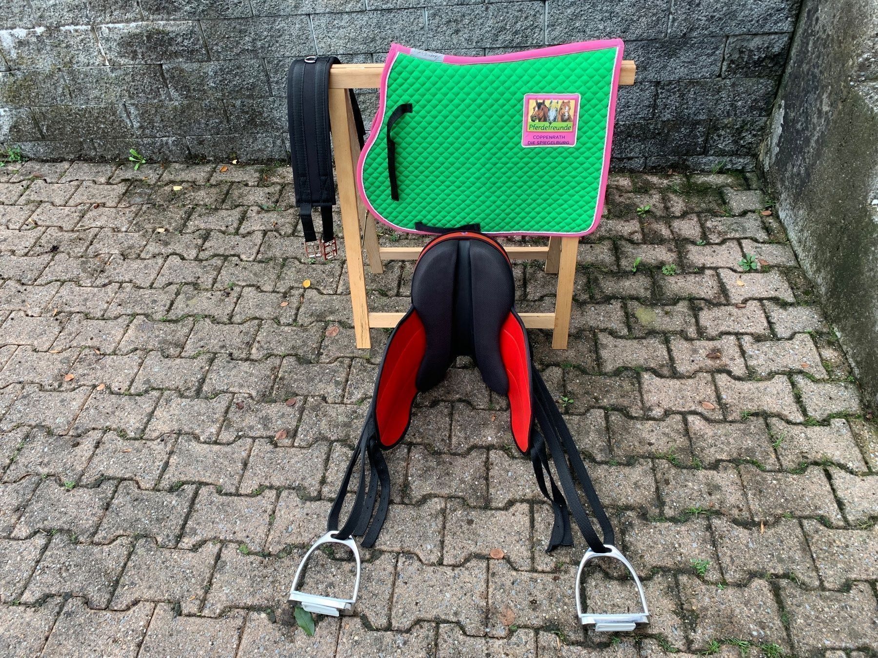 Selle & Accessori: schönes rotes Ponysätteli – Usato da Feldbach venduto da Fea1 9
