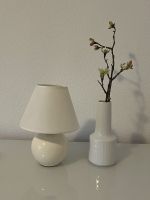 Nachttischlampe und Vase Royal Hanover mit Kunstblume