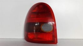 Opel Corsa B. Rückleuchte  > links.