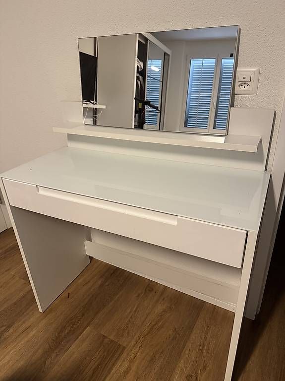 Tavoli da trucco: Schminktisch – Usato da Pfyn venduto da Stephan8202