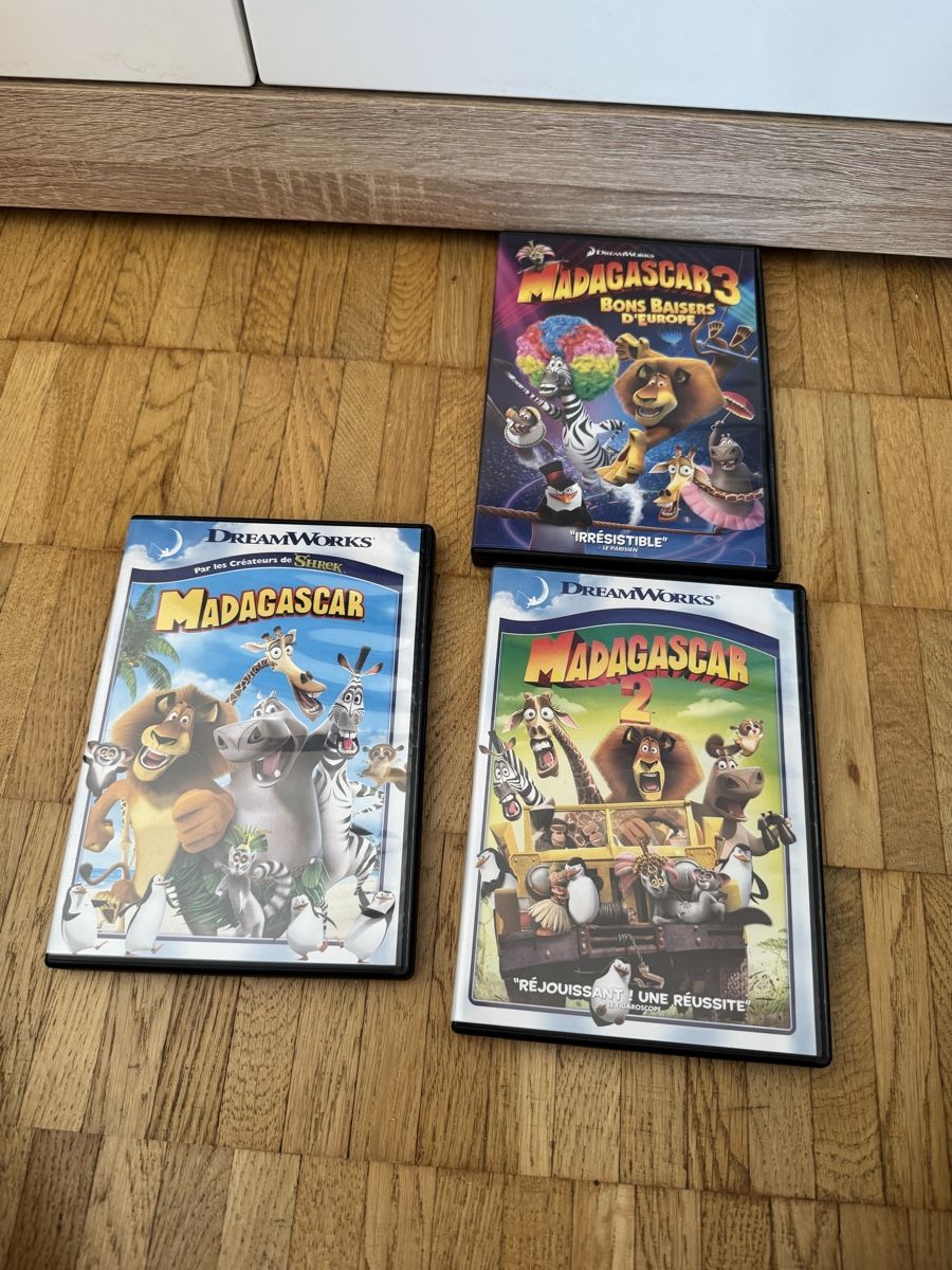 Tous les DVDs: Madagascar – Neuf (Voir description) à Grand-Lancy par Didine015 2