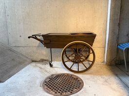 Servierwagen aus Holz im antiken Design guter Zustand