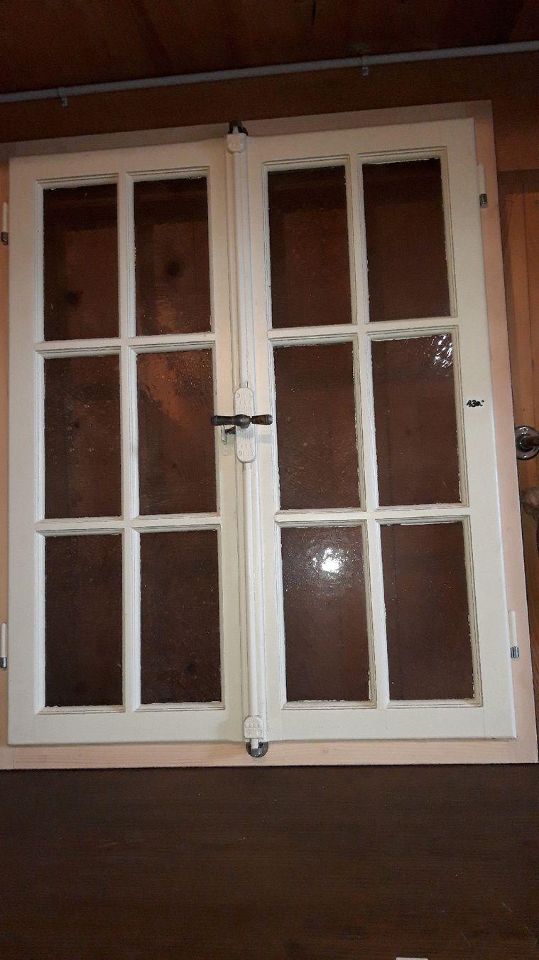 Fenster: Uraltes Kirchenfenster – Gebraucht aus Schangnau von Arnika56