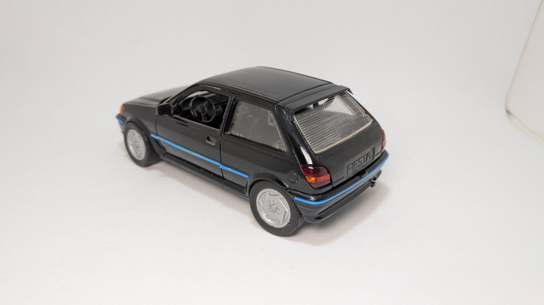 Ford Modellini d'auto: 1:24 Ford Fiesta Schabak – Usato da Cugnasco venduto da AndyAlfa 1