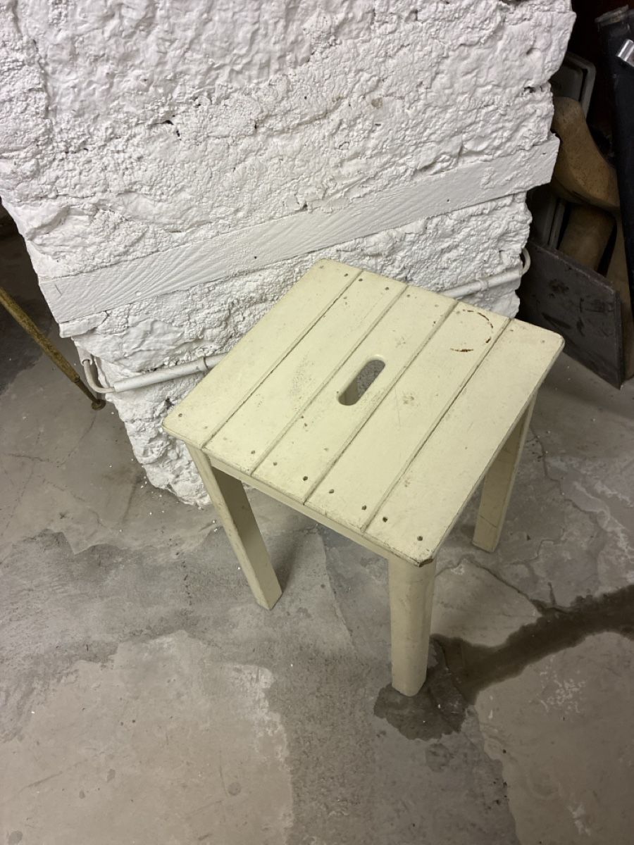 Sgabelli: Hocker-Tischli vintage – Usato da Dagmersellen venduto da casatualiq