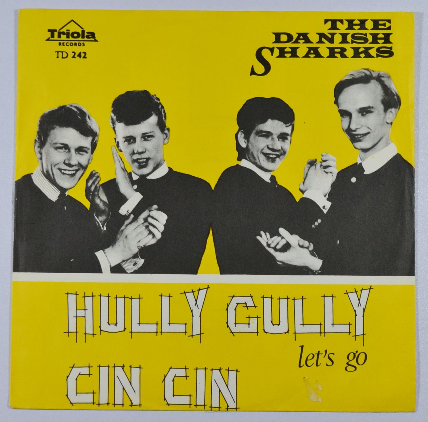 Dischi in vinile: CH-Single: THE DANISH SHARKS - Hully Gully / Cin Cin – Usato da Frenkendorf venduto da Yard-Sale-2000