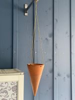 Blumentopf konisch zum Aufhängen Terracotta gebrannt