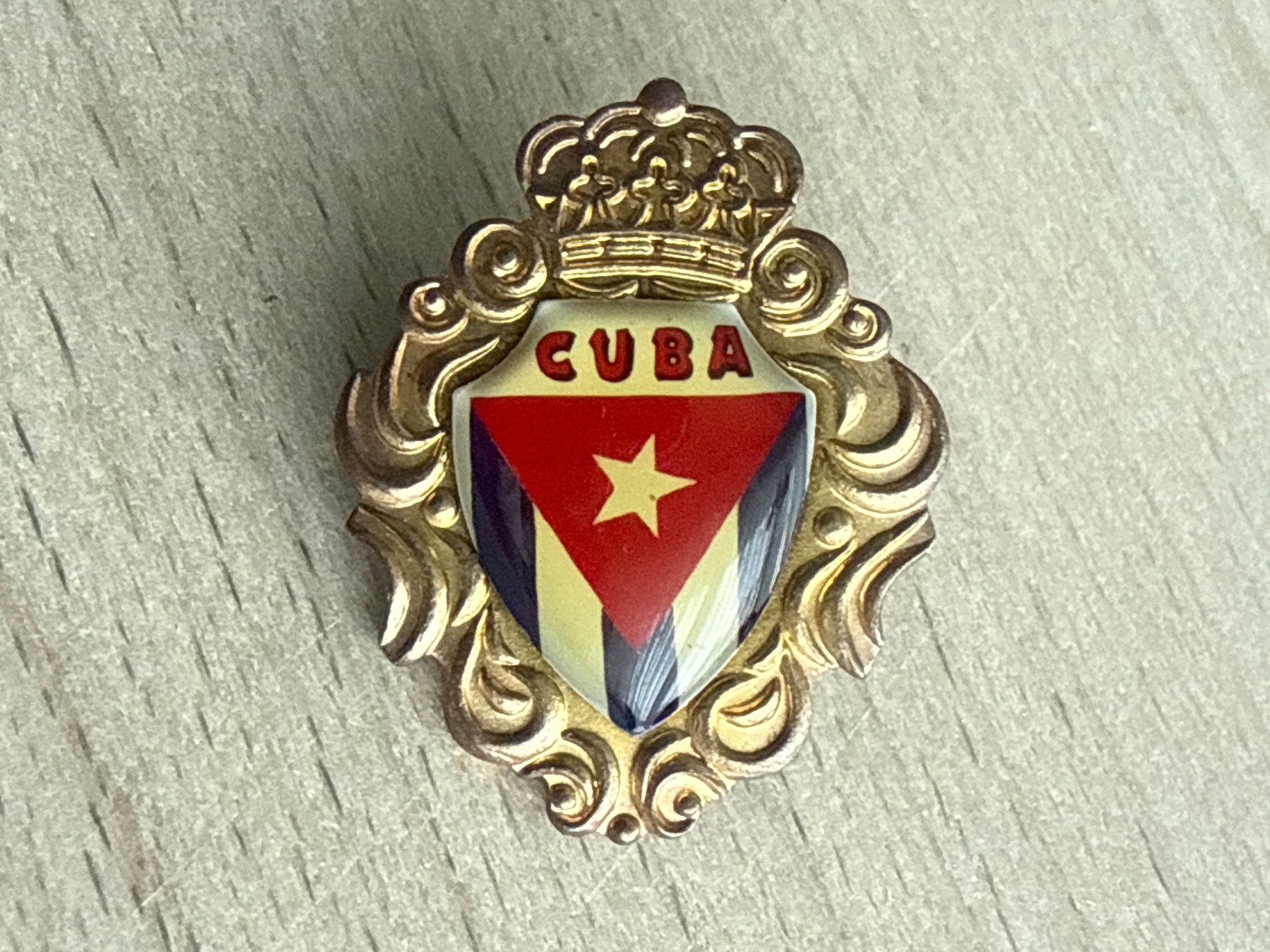 Placchette & Badge: Pin CUBA – Usato da Glattbrugg venduto da Schweigmatt
