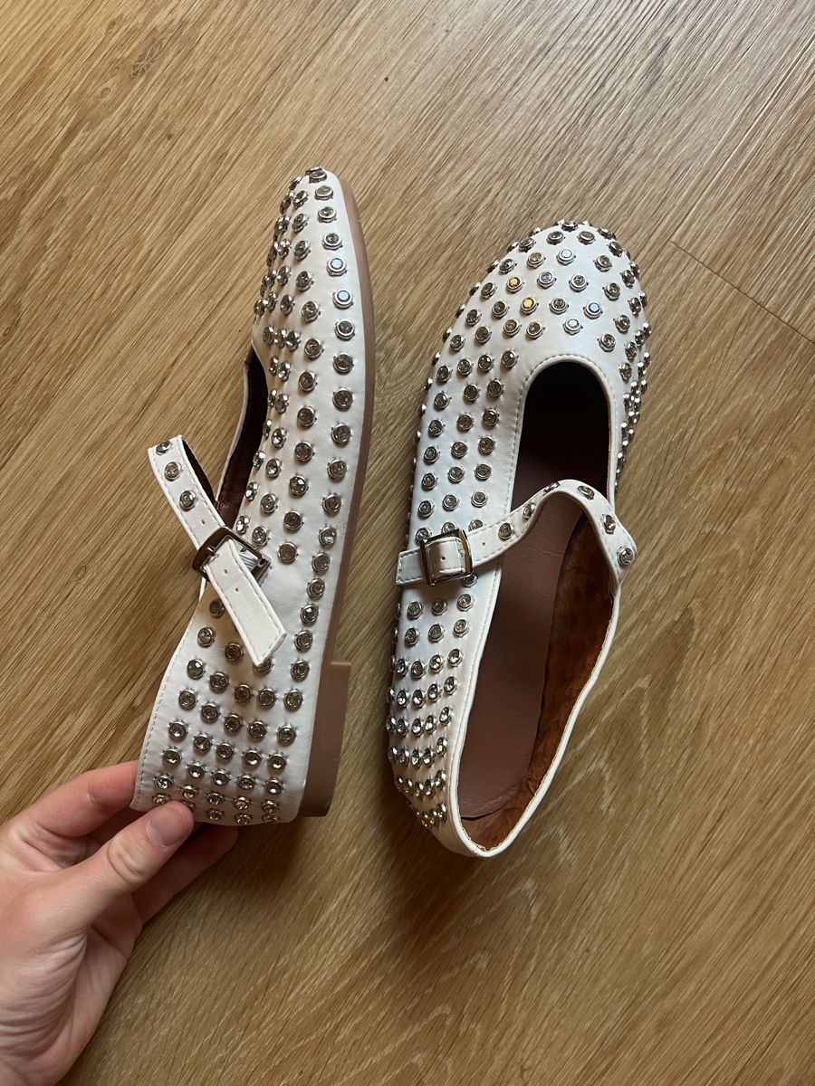 Damenschuhe: Ballerinas mit Nieten weiss Grösse 39 – Neu (gemäss Beschreibung) aus Zürich von jaelllara 2