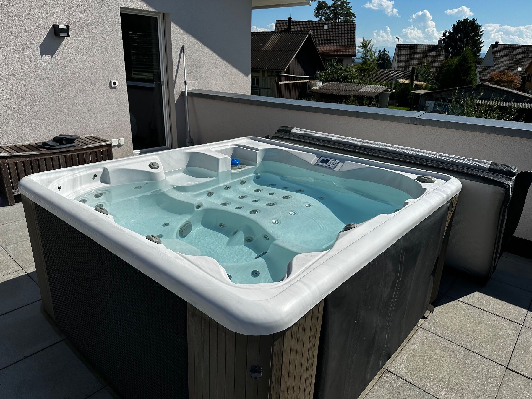 Whirlpool: Whirlpool Royal King – Gebraucht aus Dozwil von  3