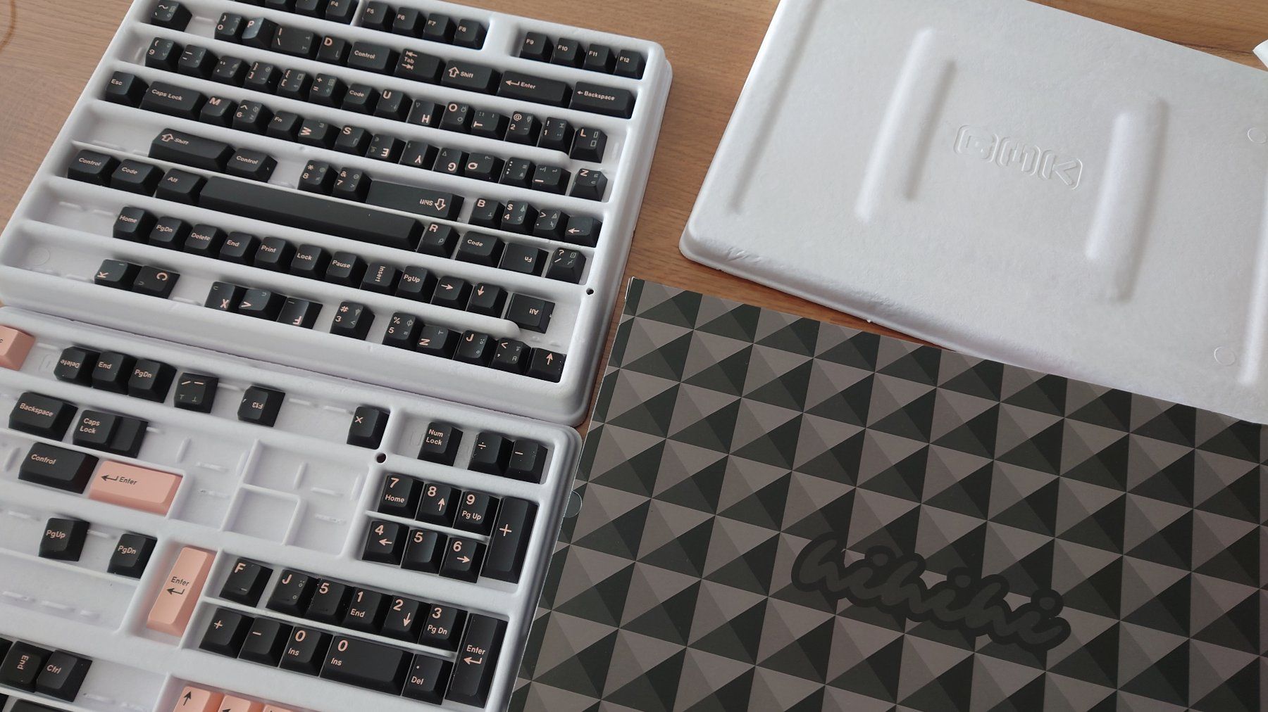 Tastiere: GMK CYL Olivia Nº3 Dark APL Base Keycap Set – Usato da Genève venduto da jxavier 1