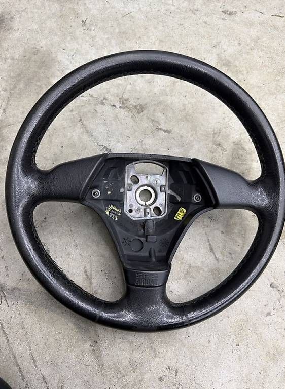 Tutti pezzi di ricambio auto: BMW Lenkrad e46 – Usato da Oberwangen b. Bern venduto da tuning1998 1