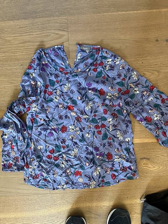 Lotti di vestiti: Kleider Paket M / L – Usato da Zürich venduto da Sashkica 2