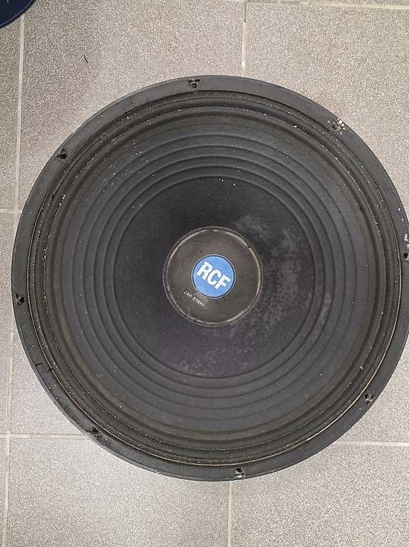 Haut-parleurs: Subwoofer RCF – D'occasion à Quartino par Race_T.A 1