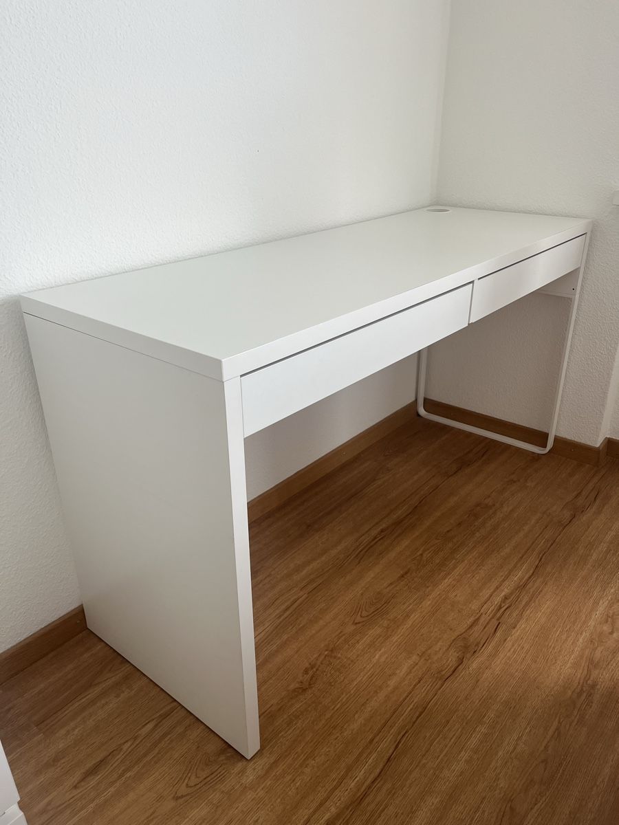 Ikea Scrivanie: Schreibtisch – Usato da Jona venduto da jul_dvj2
