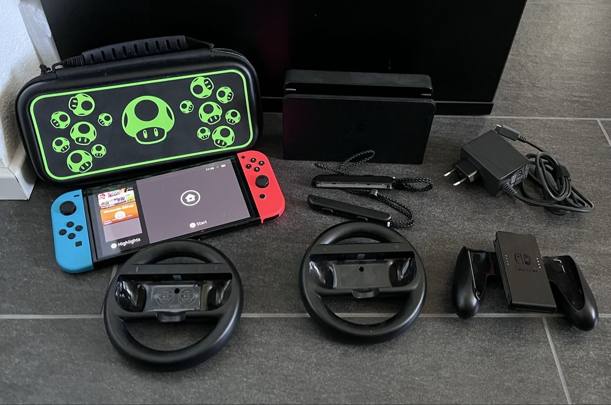 Nintendo Console: Nintendo Switch 1 mit Zubehör – Usato da Egliswil venduto da cx.cx