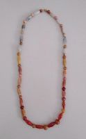 Orangefarbige Halskette aus Achat/Jade