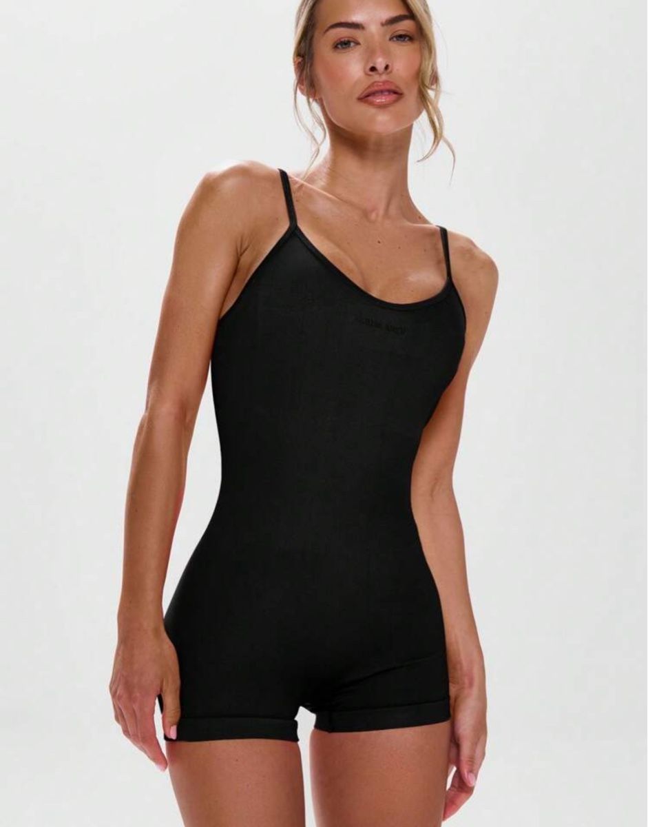 Shein Tute: Combinaison sport SHEIN  L – Nuovo e nell'imballaggio originale da Biel/Bienne venduto da glaewynnshop 2