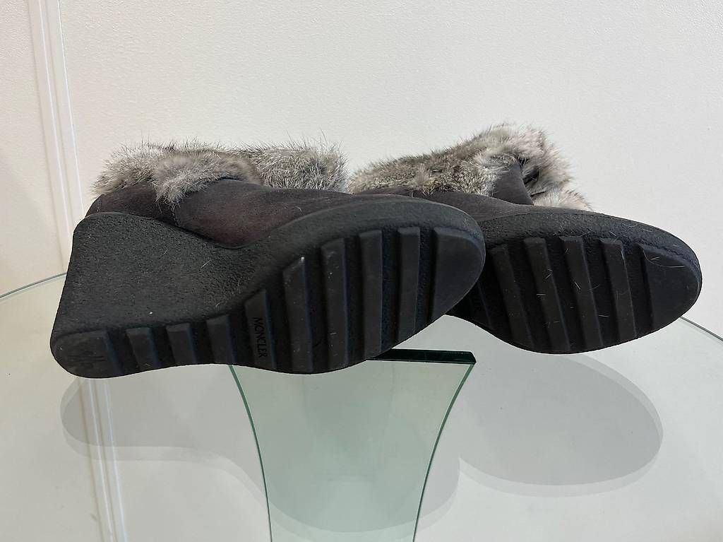 Moncler Scarpe da donna: Bottes Moncler avec fourrure taille 38 – Usato da Les Acacias venduto da kim_2dxt 3