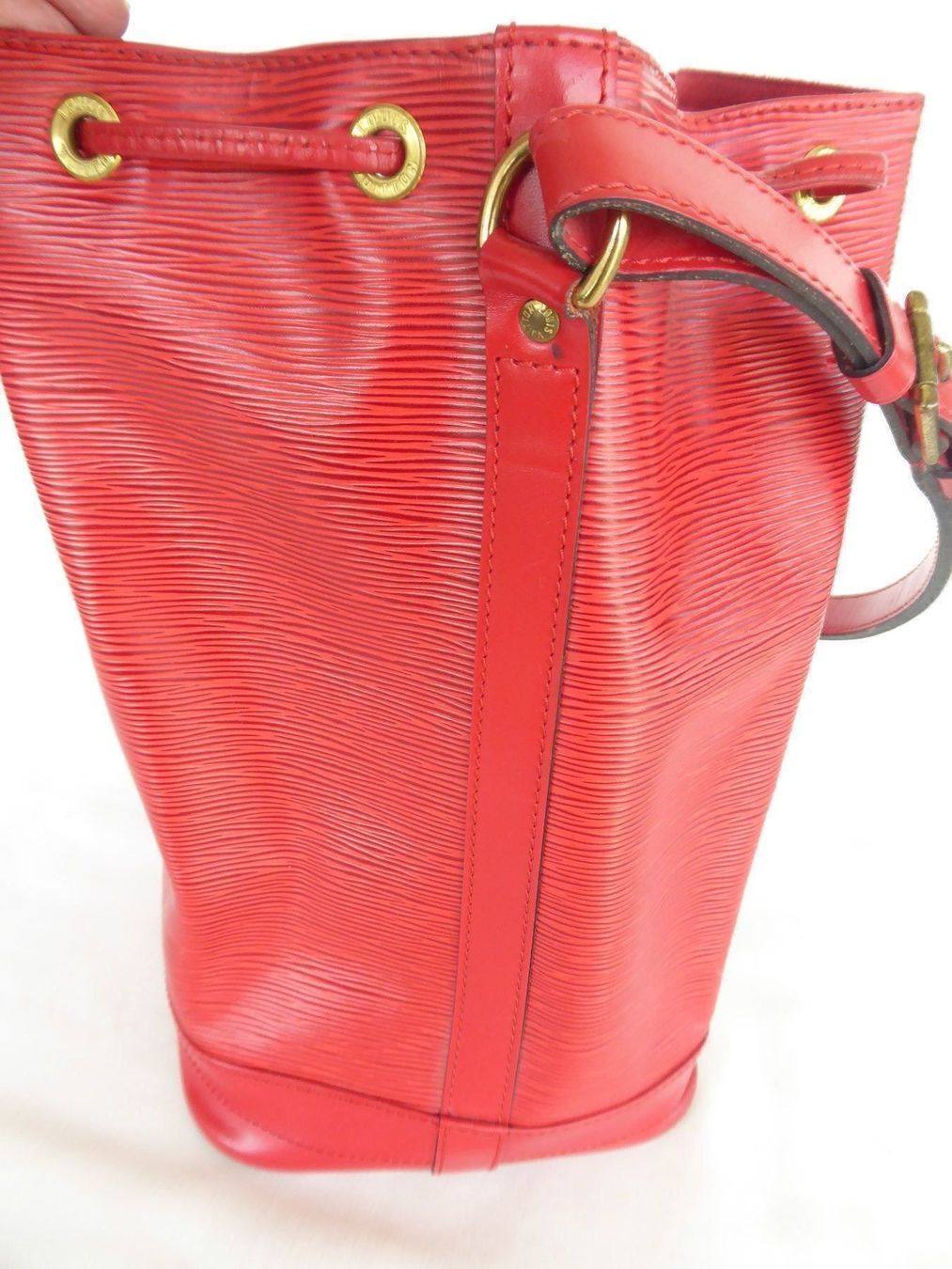 Louis Vuitton Borse da donna: LOUIS VUITTON EPI NOE GM rot – Usato da Berneck venduto da chouchou1415 2