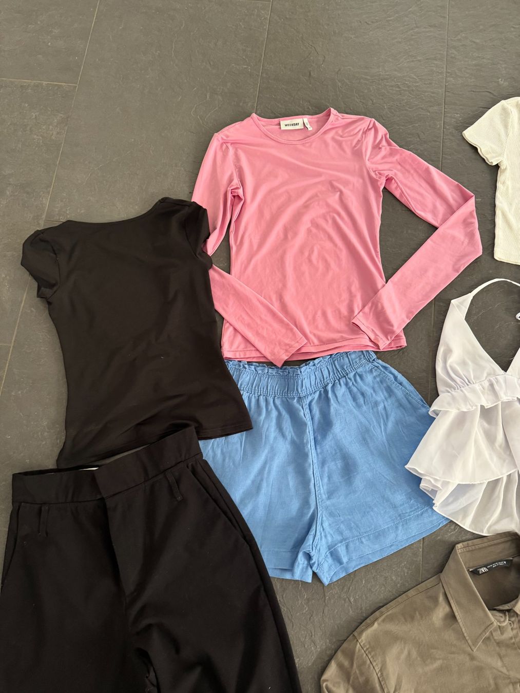 Lotti di vestiti: 10 Stk. Damen Set Gr. XS – Usato da Bonstetten venduto da VCLS 3
