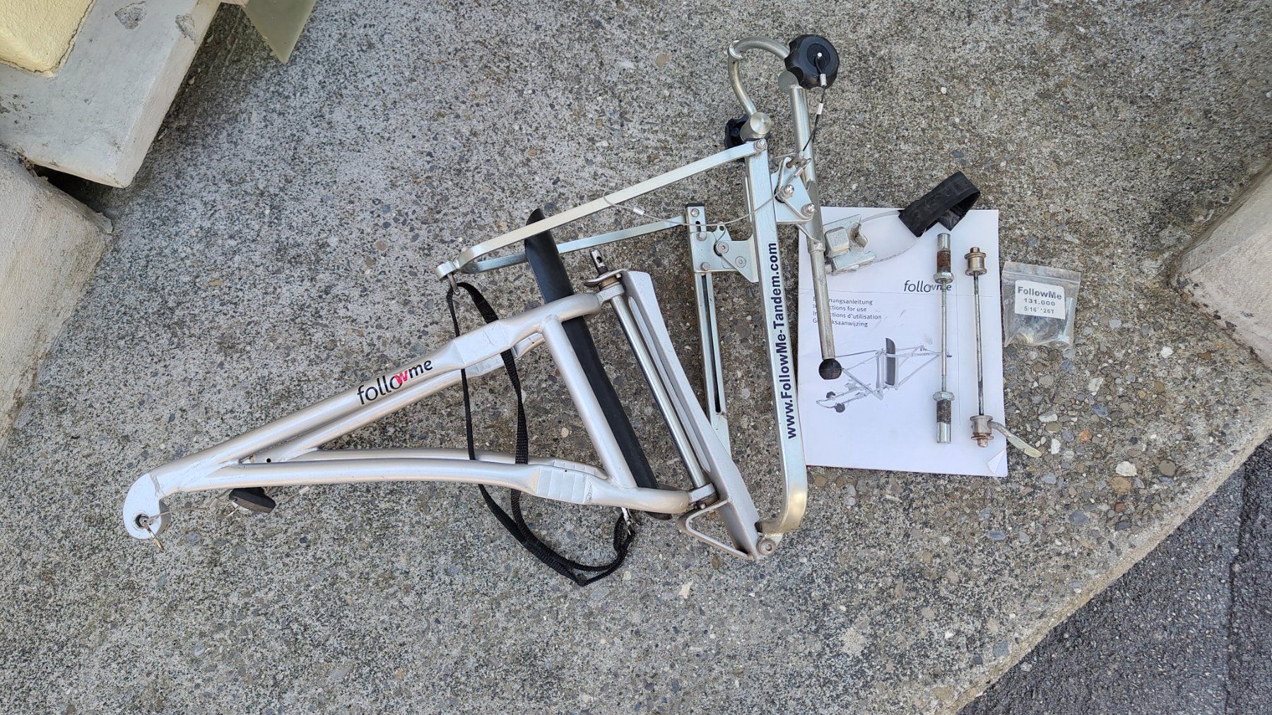 Pezzi di ricambio: FollowMe Tandem  vélo enfant – Usato da Chexbres venduto da croisee2
