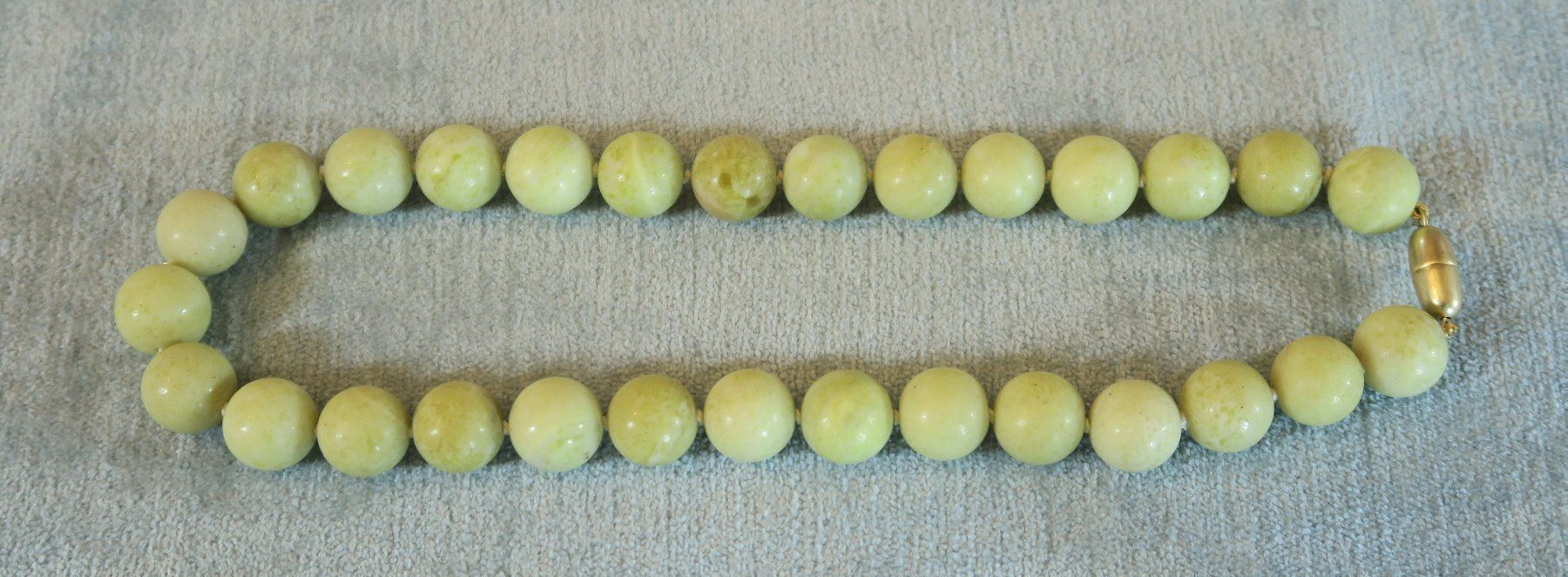 Catenine: Serpentin Perlenkette, neu geknüpft – Usato da Brittnau venduto da marlenestone 1