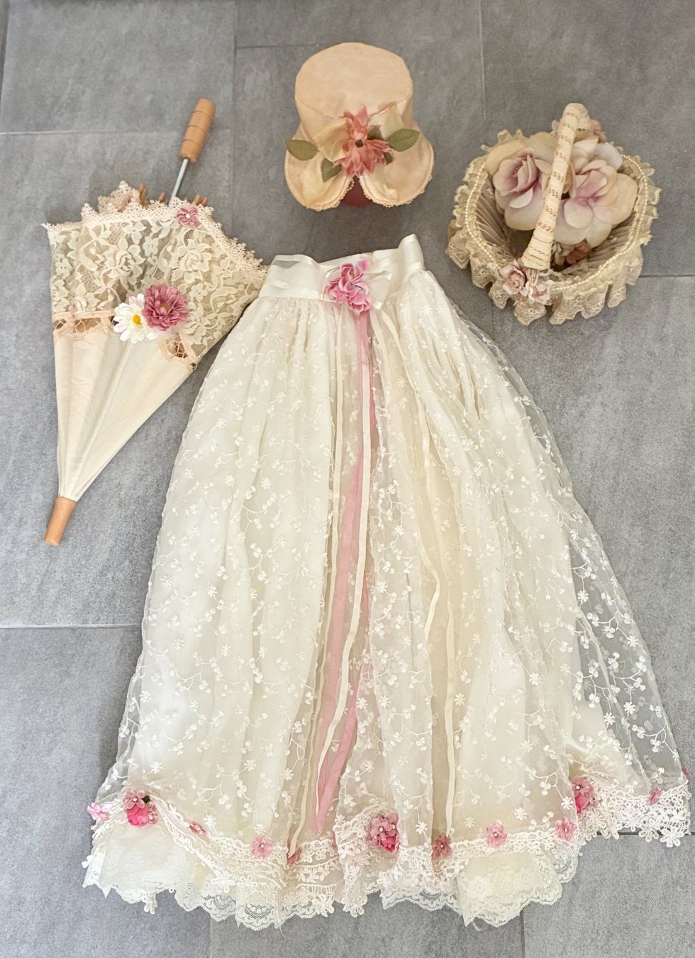 Bambole: Vintage Puppenkleider/Accessoires Lot No.10 – Usato da Kloten venduto da Nephty