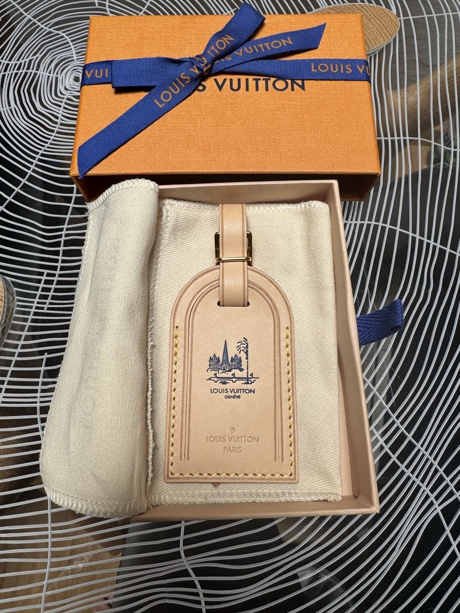 Louis Vuitton Valigie: Louis Vuitton luggage tag – Nuovo (secondo la descrizione) da Fully venduto da Fashion_Mania