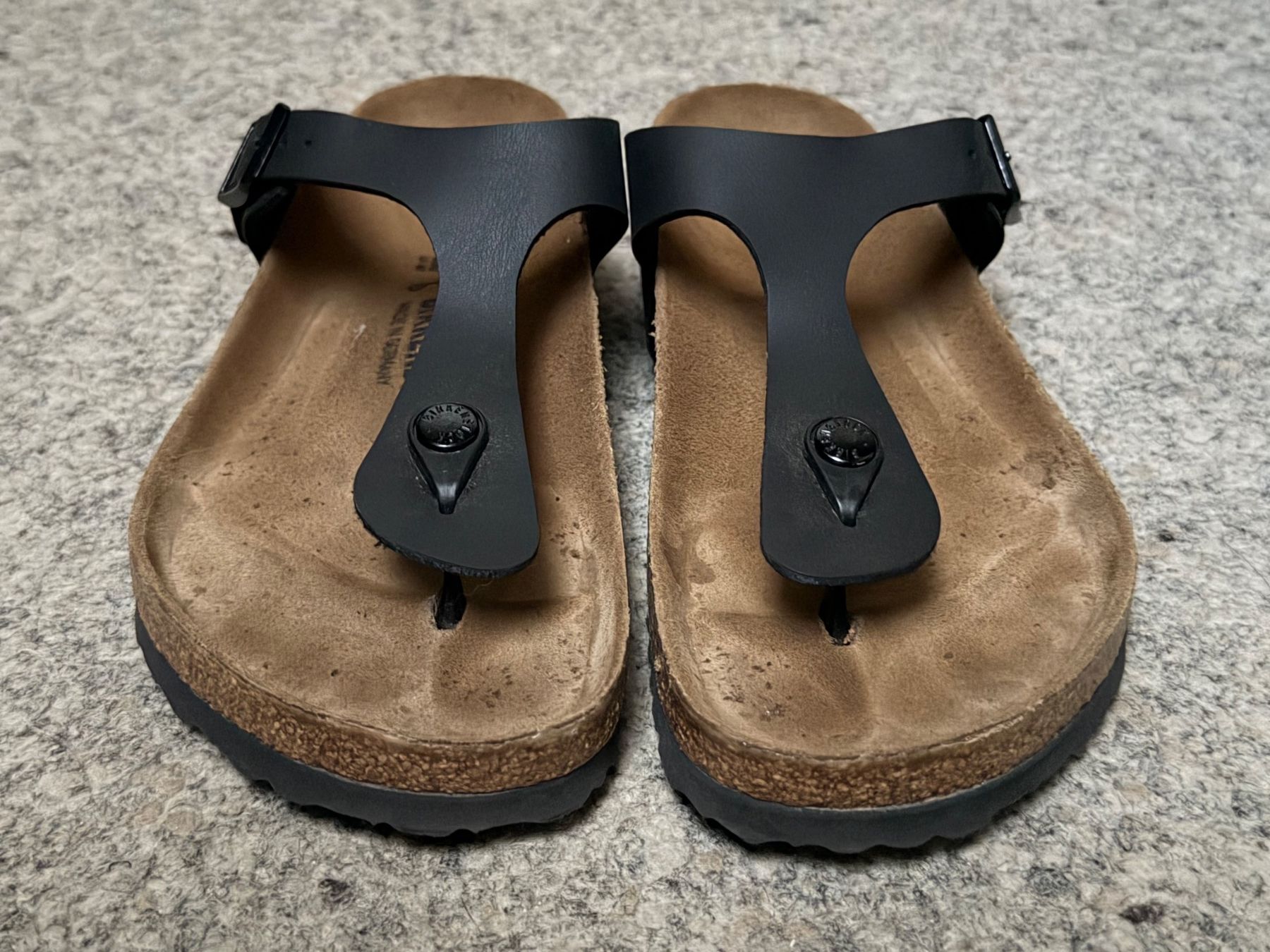 Birkenstock Chaussures femmes: Birkenstock Gizeh schwarz Gr. 40 – D'occasion à Wattwil par edel88 3