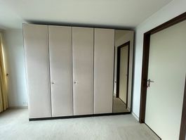 Kleiderschrank