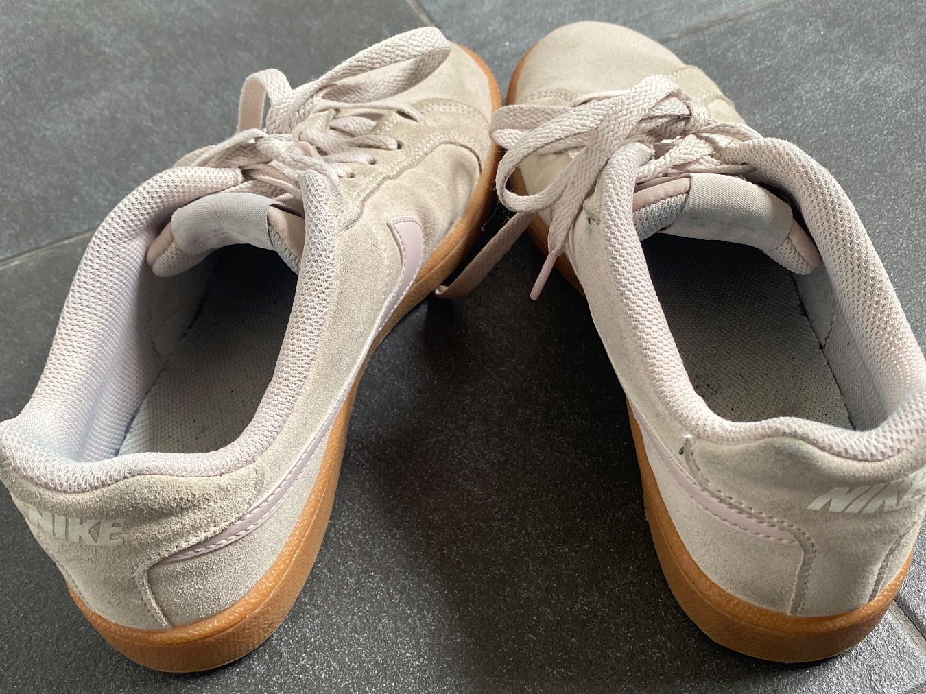 Nike Scarpe da donna: Vintage Sneaker – Usato da Bern venduto da hoover08 2