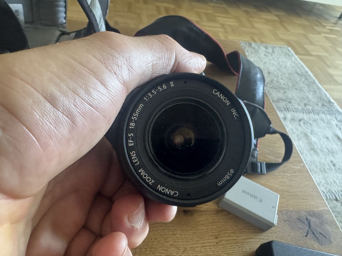 Canon Appareil photo: Canon eos 450D 18 55 objektiv  – D'occasion à Richterswil par mehmetb 1