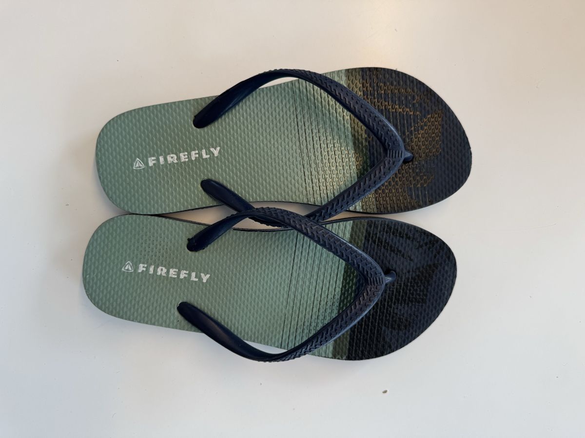 Scarpe per ragazzi: Firefly Badelatschen/Flip Flops, Grün/Schwarz, Gr. 34 – Usato da Worb venduto da tpj_8j2x