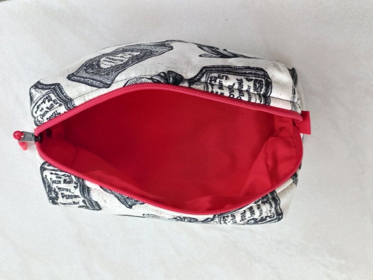 Custodie per cosmetici: Kosmetiktasche/Mäppchen mit antikem Flakon-Muster, Neu! – Nuovo (secondo la descrizione) da Winistorf venduto da acreativ4 2