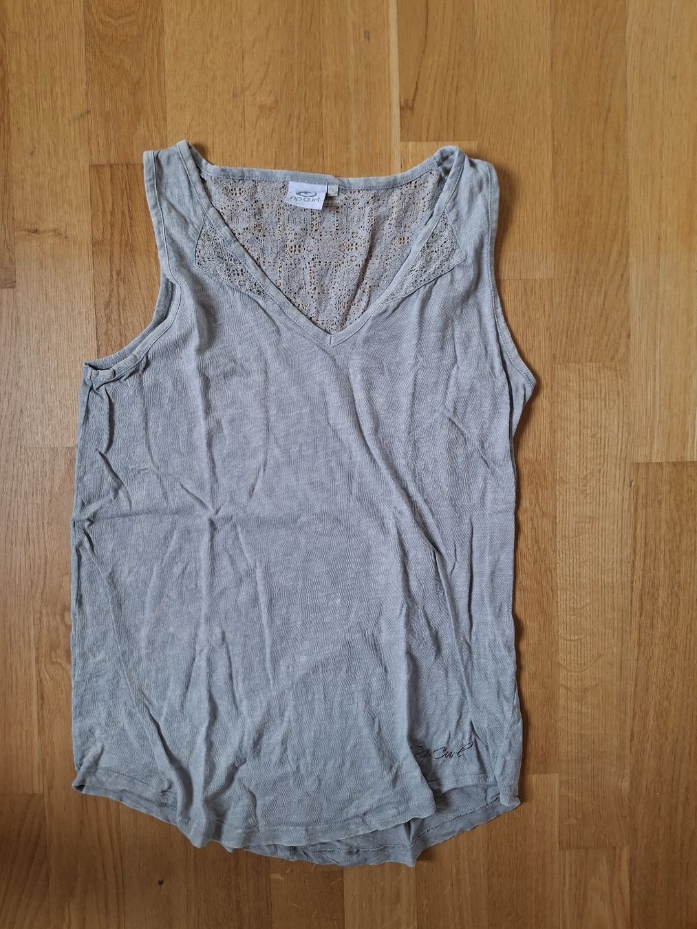 Rip Curl Top: Débardeur Rip Curl gris en taille S. – Usato da Le Pâquier-Montbarry venduto da Fibilynn05