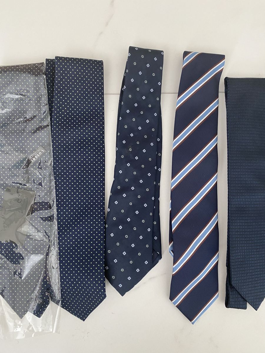 Krawatten: 8 Seidenkrawatten blau div., + 1 schwarze Polyester – Gebraucht aus Zürich von DidierTG 1