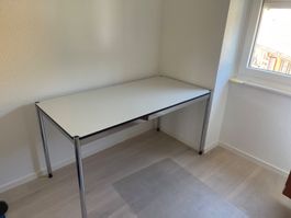 Usm Tisch in Perlweiss  150x75cm. Lieferung Gratis