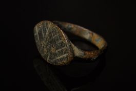Mittelalterlicher Bronzering ca. 10.–14. Jh. n. Chr.