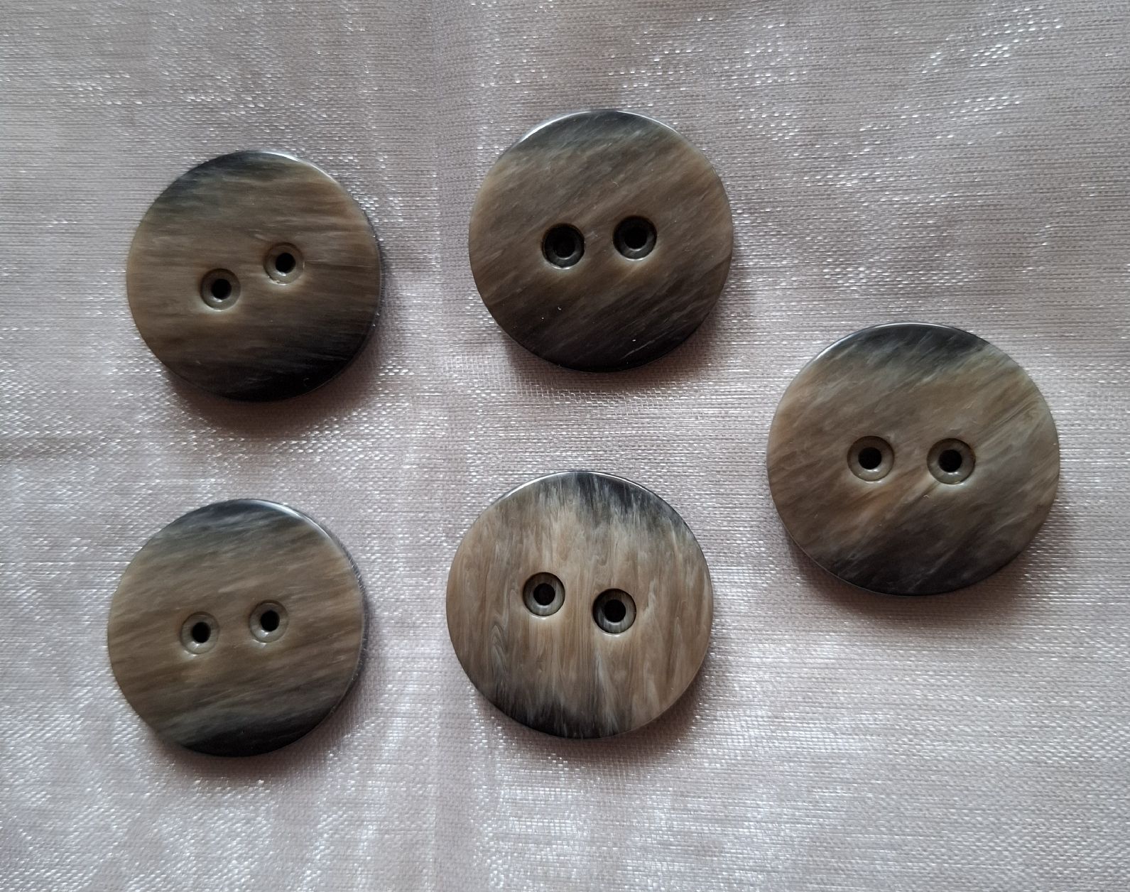 Knöpfe: 5 Stück robuste Knöpfe, 30 mm. – Gebraucht aus Dietikon von Hirschkopf 5