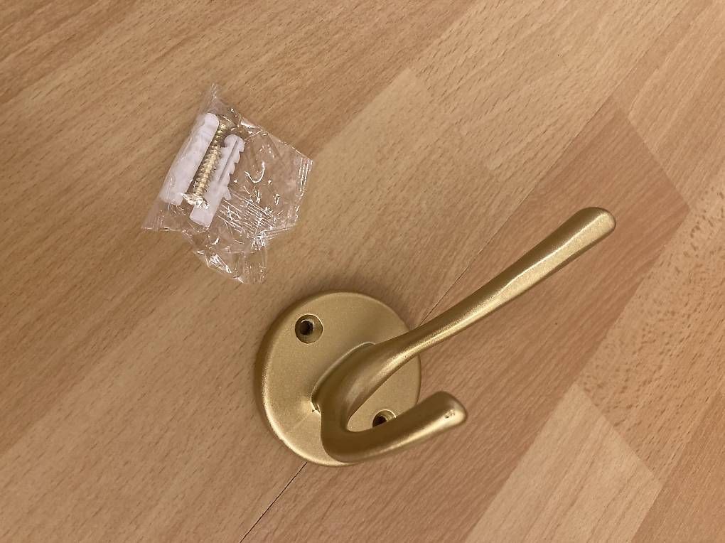 Garderobe: Kleiderhaken gold – Neu und originalverpackt aus Grächen von jan_9wyc