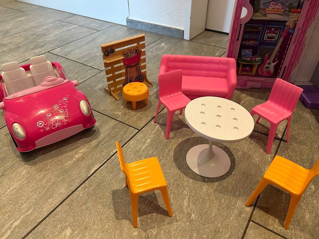 Giocattoli: Barbie Malibu Haus inkl. Cabrio – Usato da Sursee venduto da dav_ccf7 1