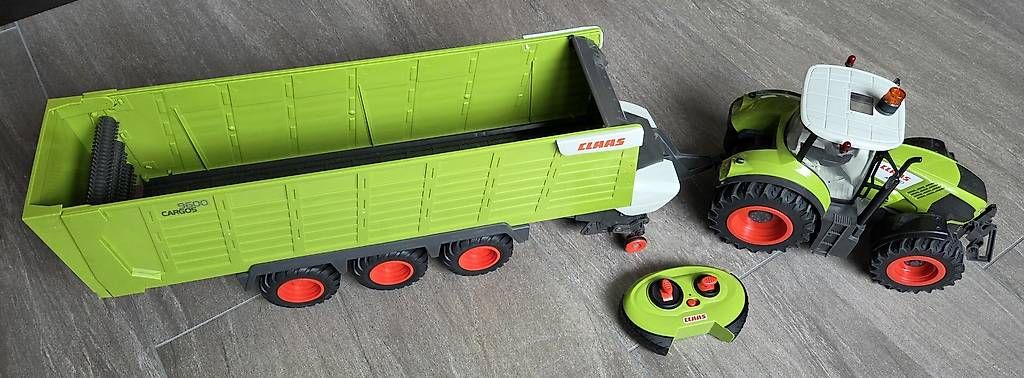 Giocattoli: Claas Traktor & Anhänger ferngesteuert – Usato da Bilten venduto da petrus24 1