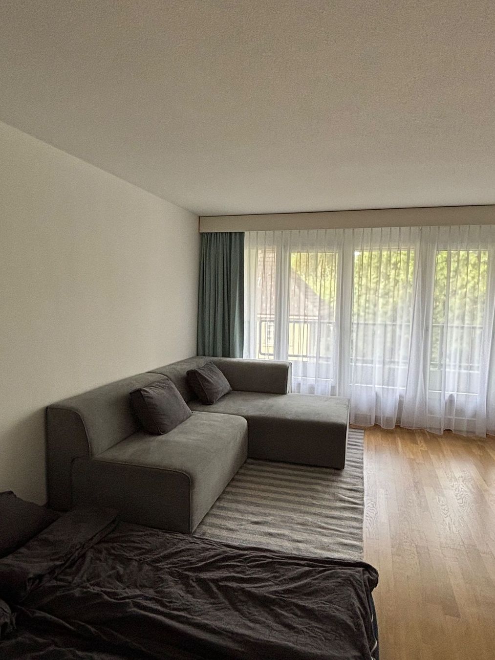 Divani: Gemütliches Ecksofa, Grau, Top Zustand + passender Teppich – Usato da Kriens venduto da aus_yq6c 5