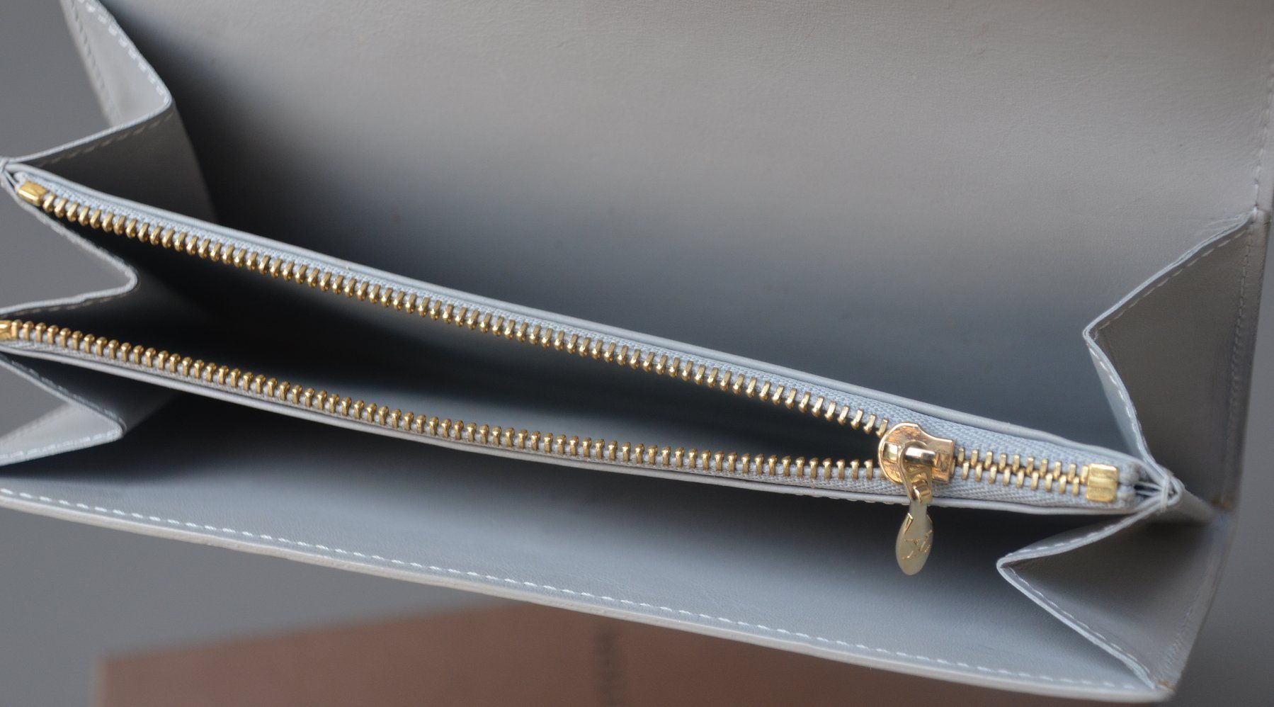Louis Vuitton Portamonete: Portefeuille Louis Vuitton Sarah Wallet – Usato da Collonges venduto da Auganien 7