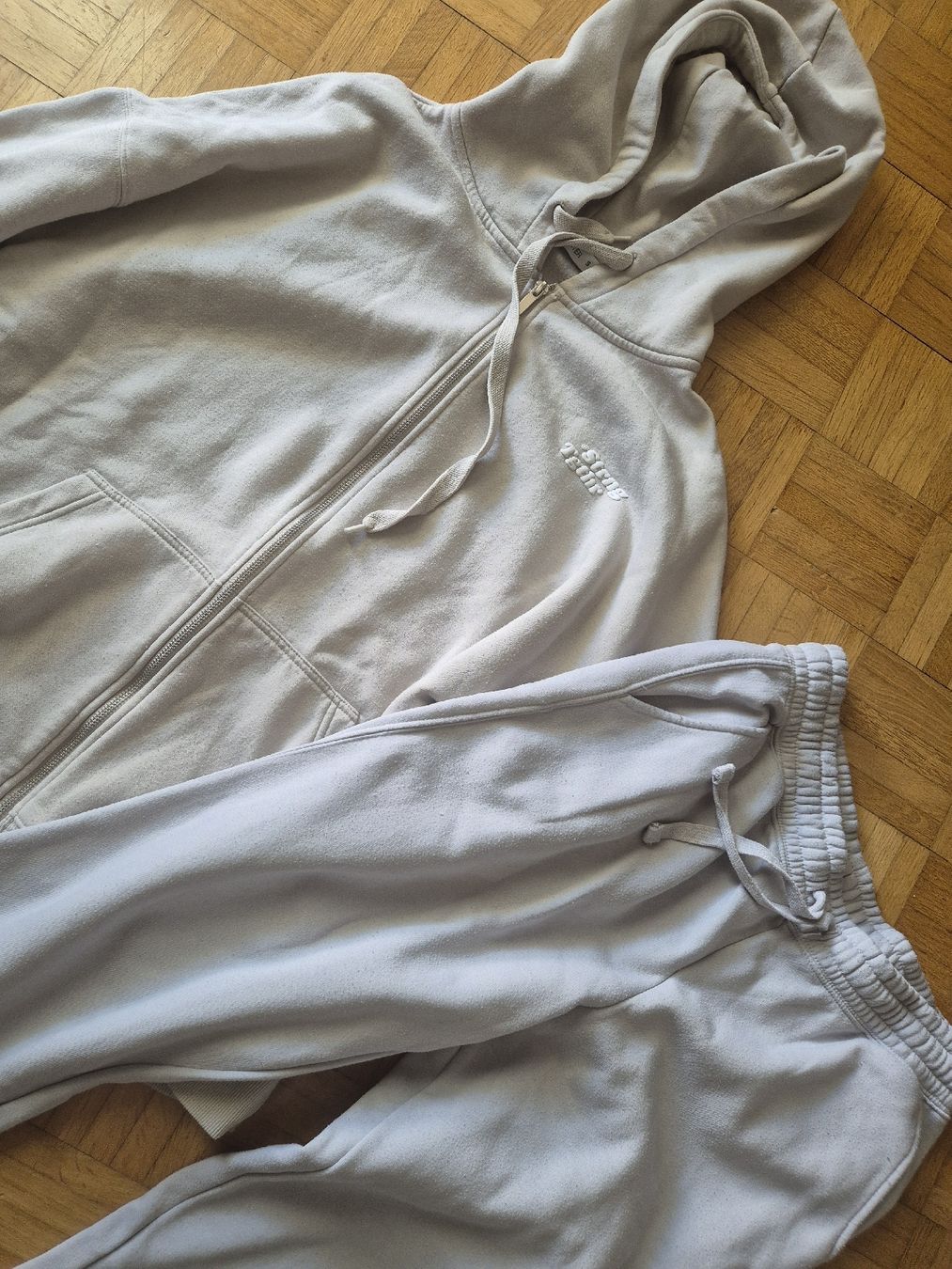 Lotti di vestiti: kaputzen sweatjacke und teainerhose gr. S – Usato da Hergiswil NW venduto da kedova3 1