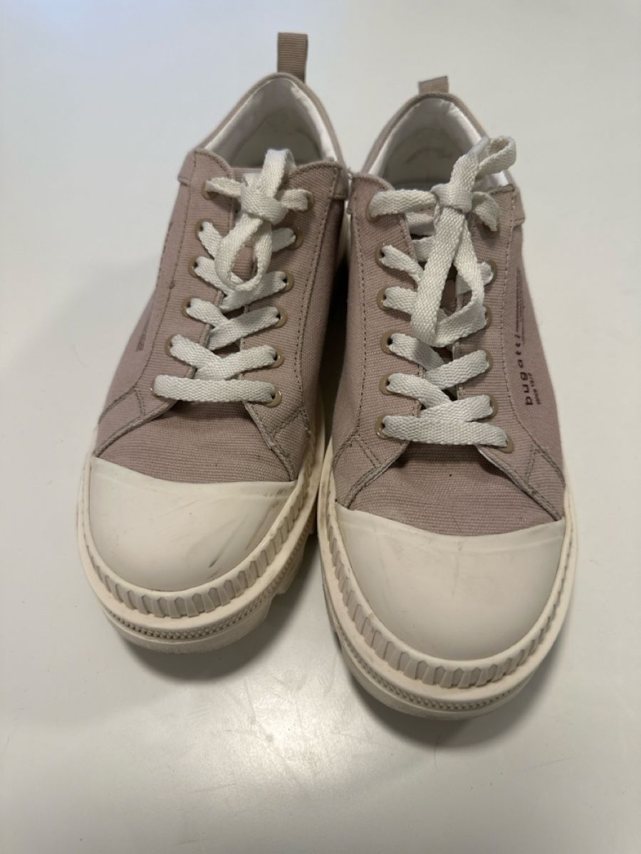Bugatti Scarpe da donna: Bugatti Sneaker Grösse 40 grau Canvas Turnschuhe 40 – Usato da Rheinfelden venduto da DIY-Swiss
