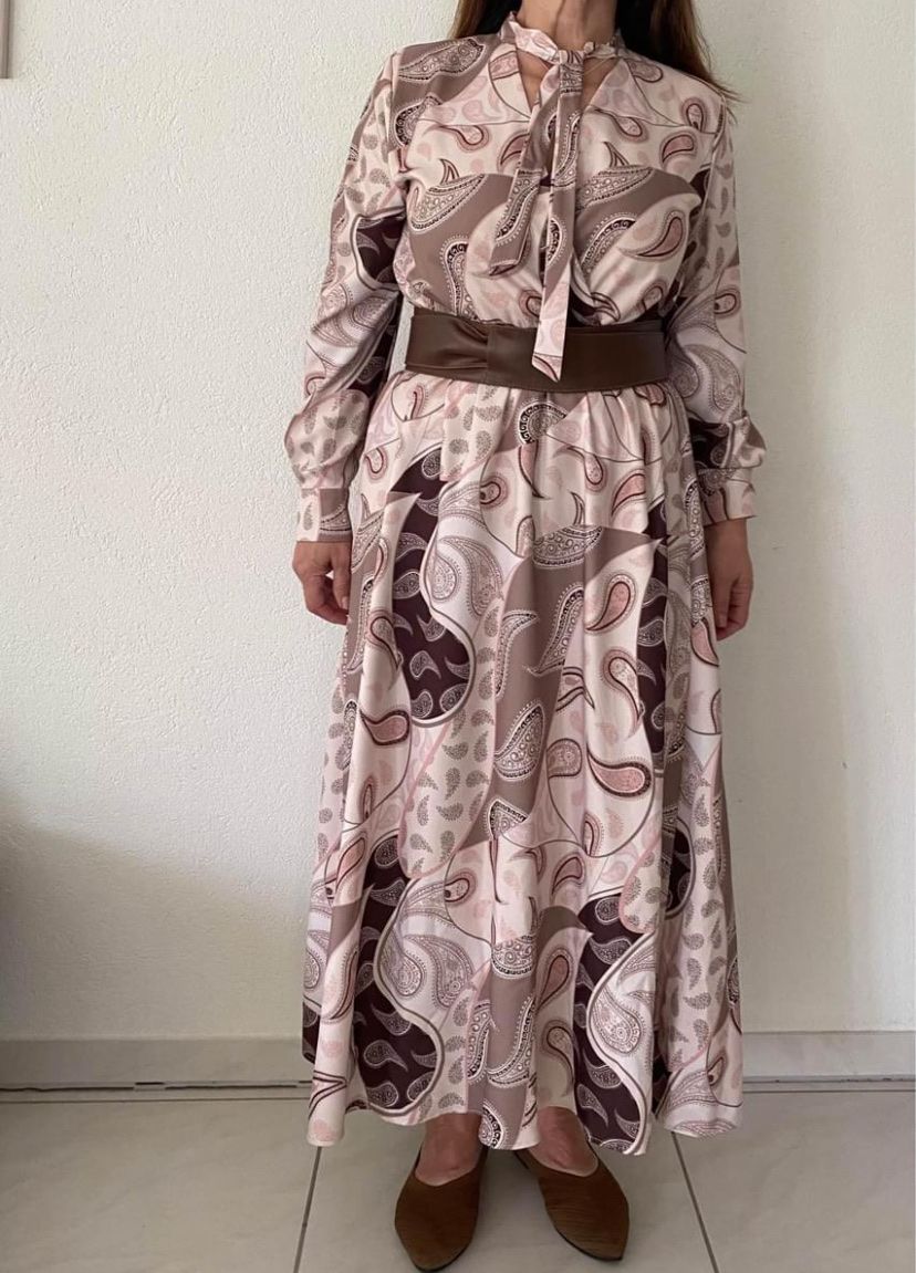Vestiti: Wunderschönes Kleid gr. 42 – Usato da Wald ZH venduto da Slaste
