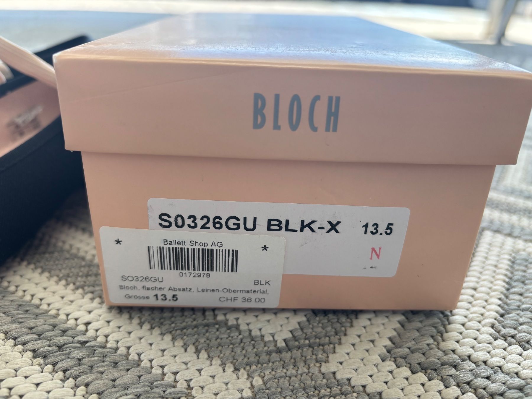 Bloch Scarpe per ragazze: Ballett Bloch Charakterschuh Grösse 13.5 – Usato da Unterägeri venduto da Simi000 1